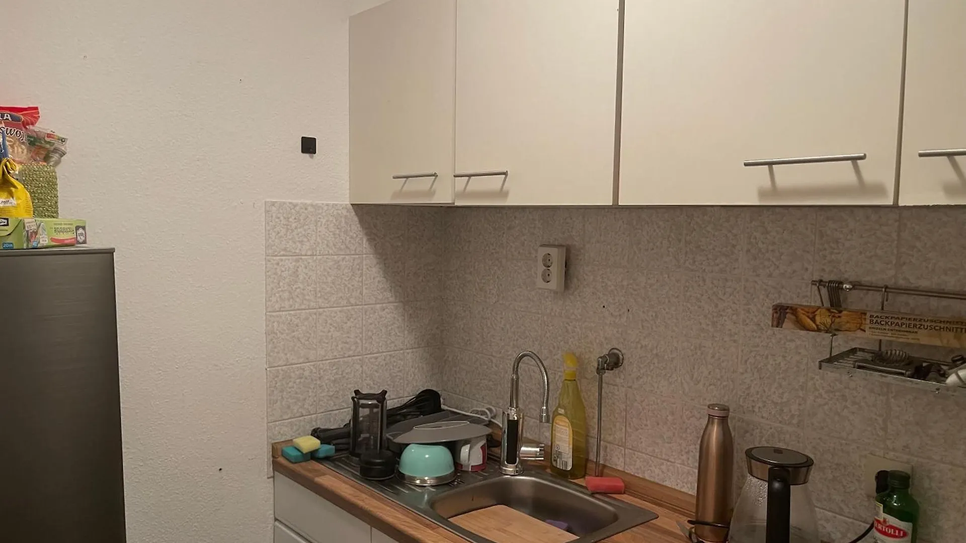 - Timber Haven Retreat - 2-Room Wood-Themed Apartment 65 Qm - Central Location - Renovated 2024 With Tv & Netflix - Balcony - Full Kitchen - Free Parking - Near Metro & Airport - Nature-Inspired Interior - Ratingen