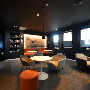 Juststay & Hotel