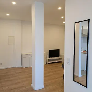 Interaktiv In - Duesseldorferstrasse Apartment